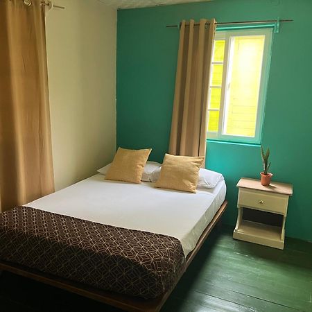 Hostal Cay Бастиментос Экстерьер фото