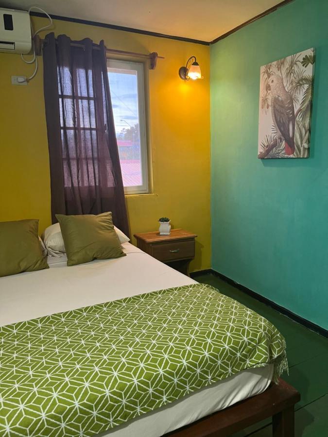 Hostal Cay Бастиментос Экстерьер фото
