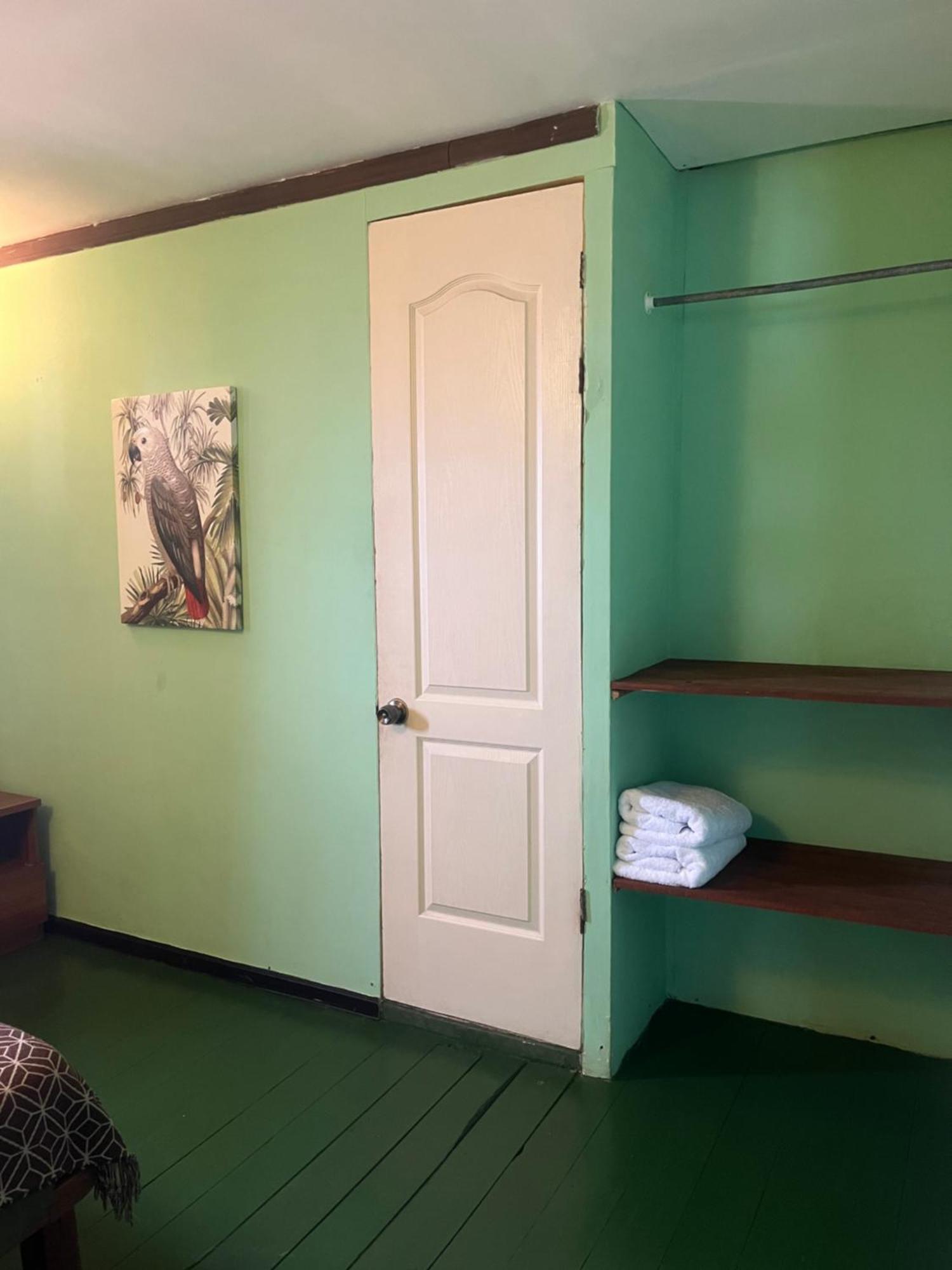 Hostal Cay Бастиментос Экстерьер фото