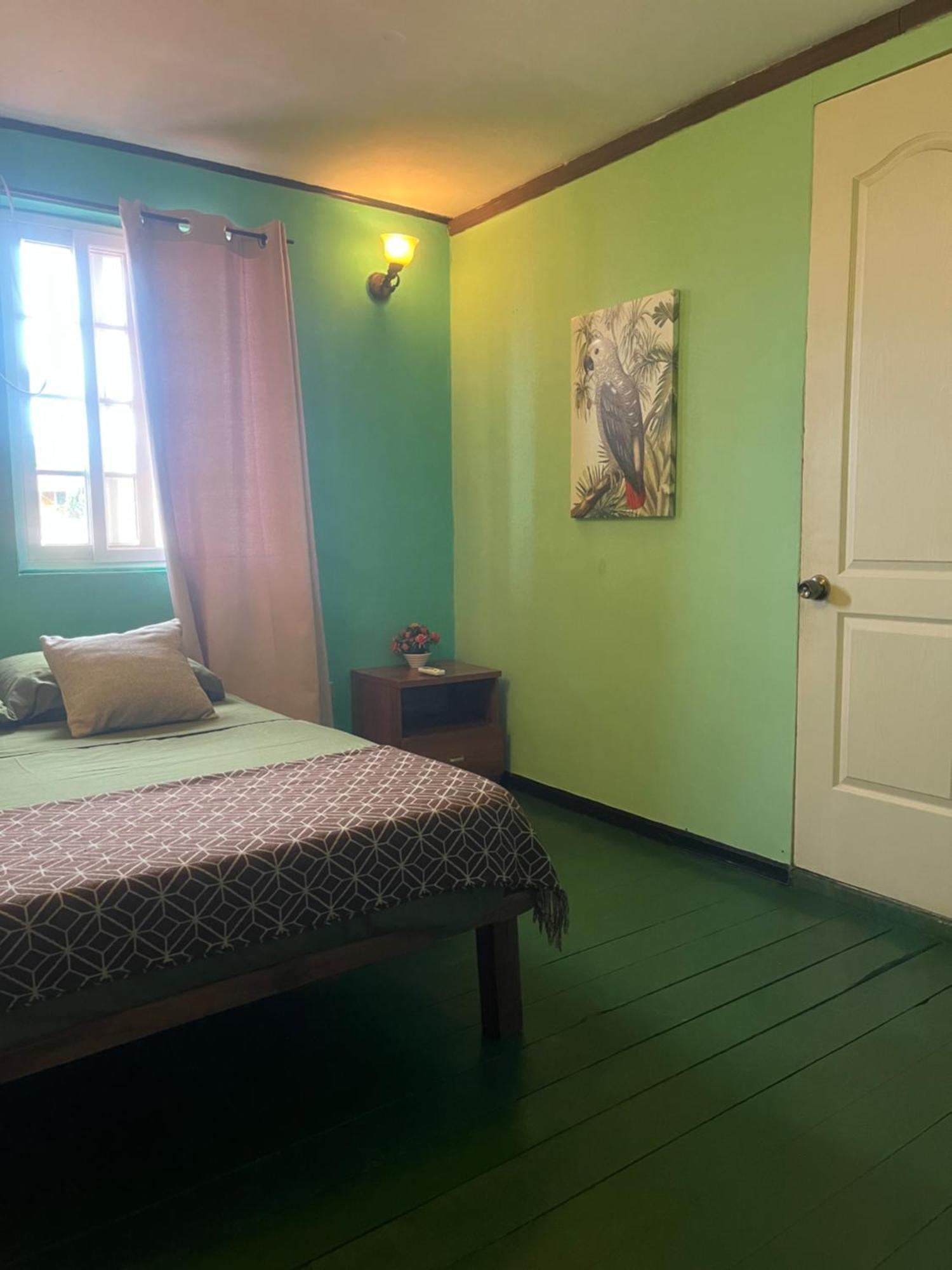 Hostal Cay Бастиментос Экстерьер фото