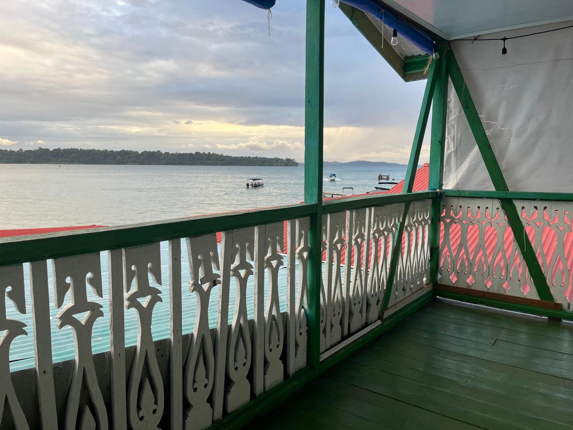 Hostal Cay Бастиментос Экстерьер фото