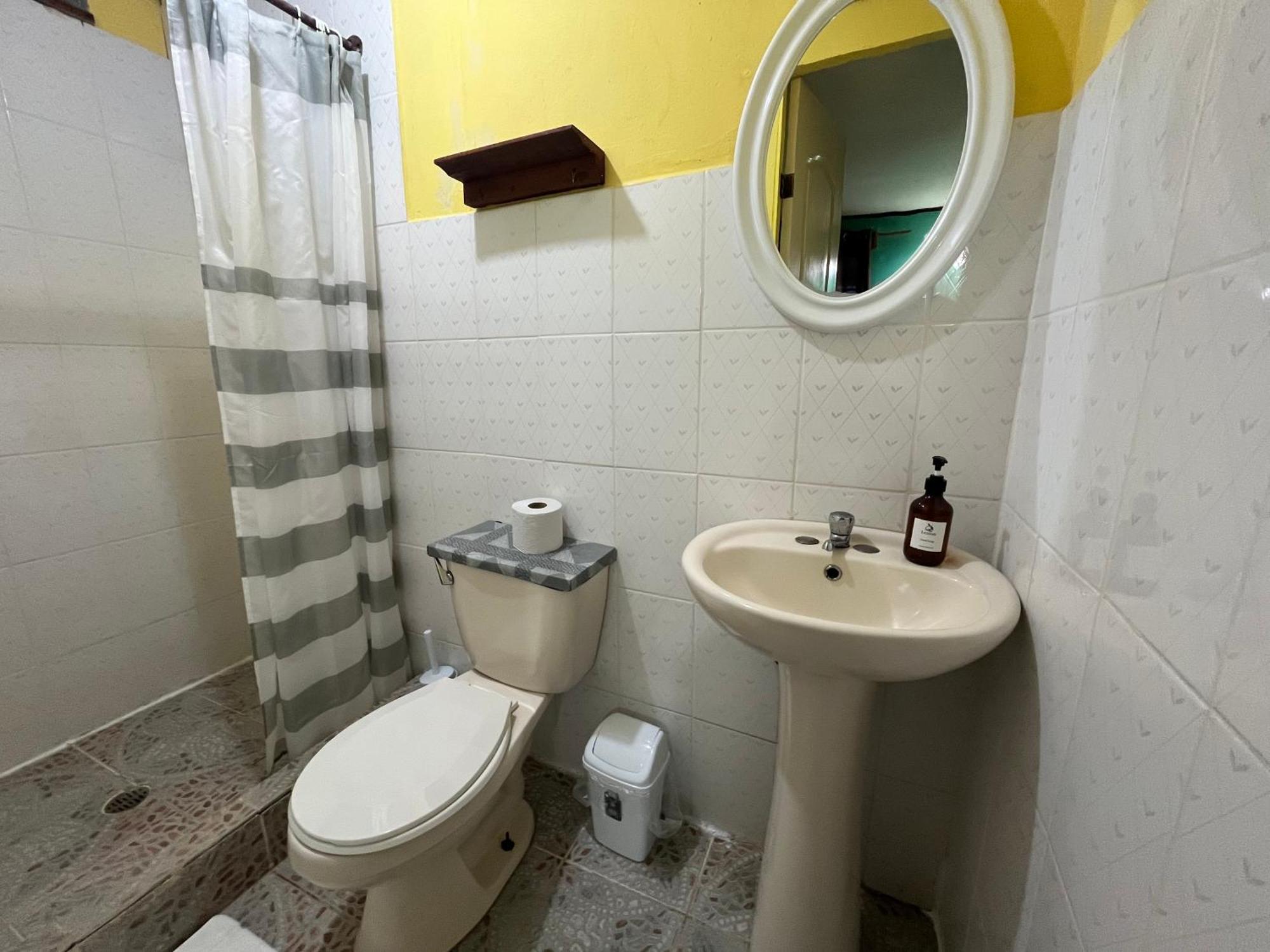 Hostal Cay Бастиментос Экстерьер фото