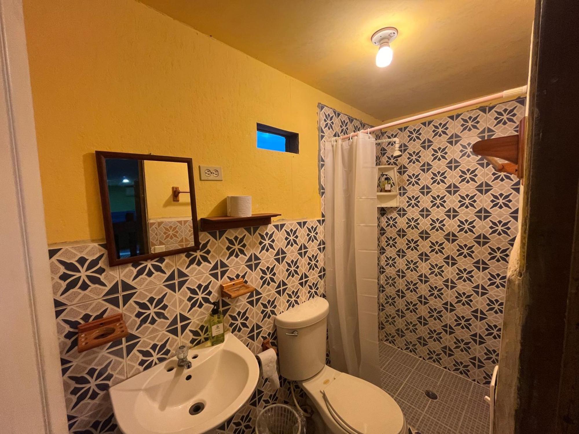 Hostal Cay Бастиментос Экстерьер фото