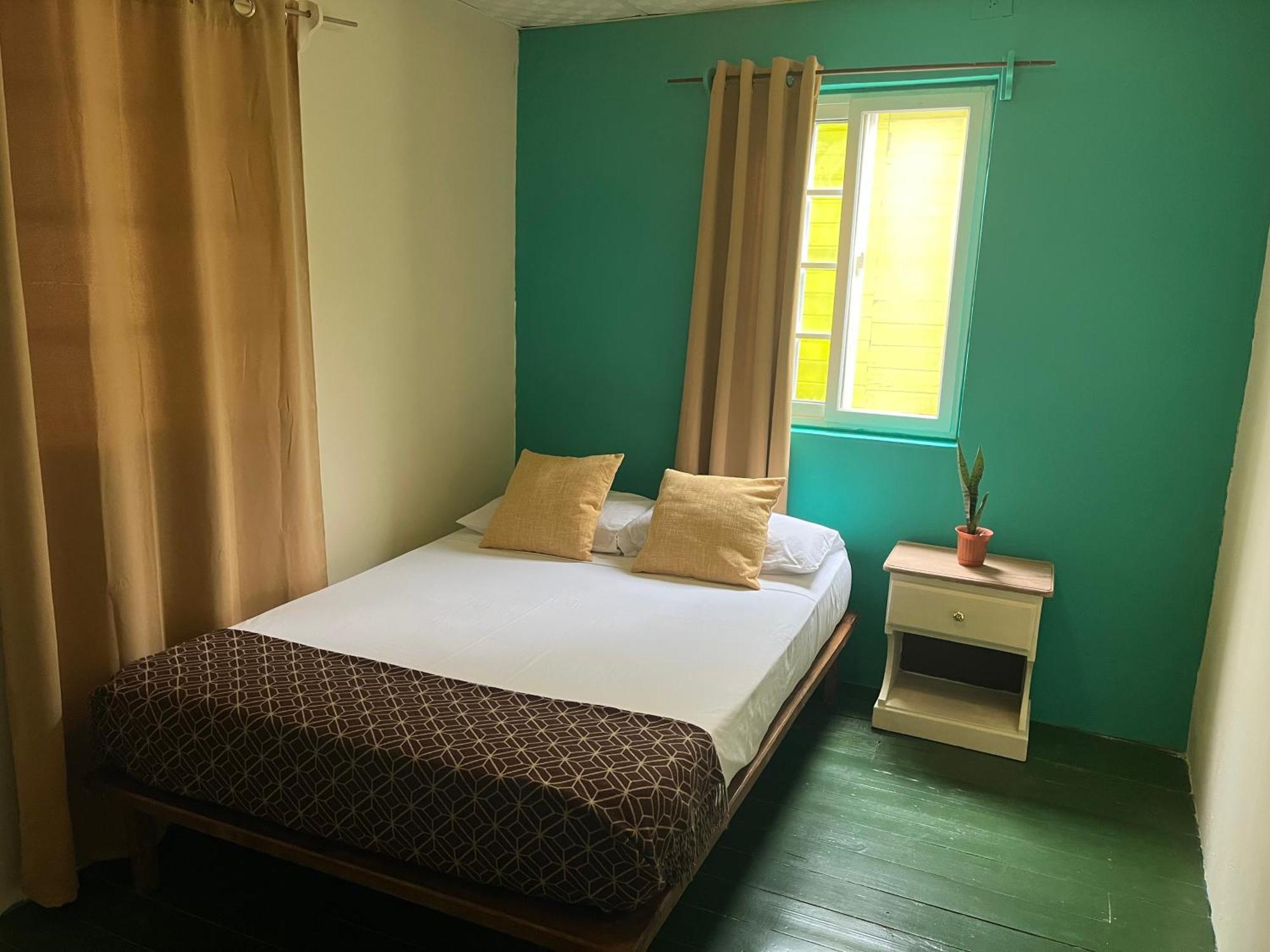 Hostal Cay Бастиментос Экстерьер фото