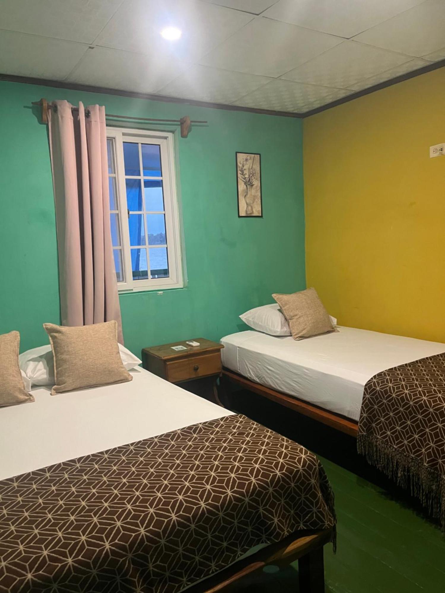 Hostal Cay Бастиментос Экстерьер фото